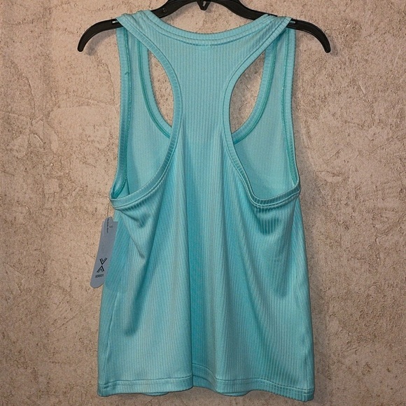 Xersion Womens Rib Scoop Neck Sleeveless Tank Top Size Medium NWT - Picture 3 of 9